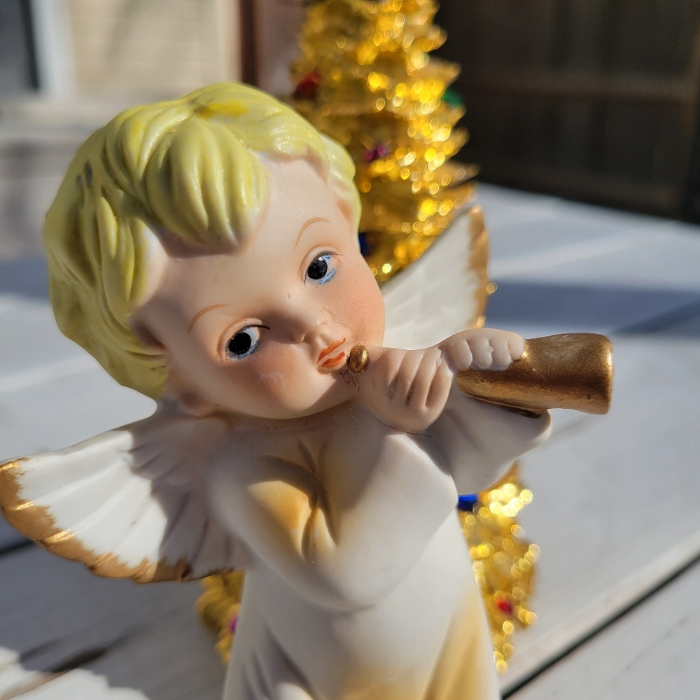 Vintage Frankel Angel Figurine Taiwan ~ Christmas ~ Religious ~ Sweet but AS-IS!